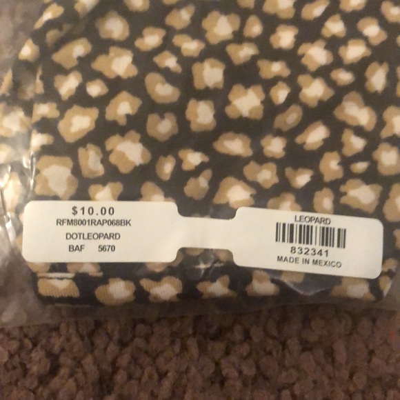 Francesca’s reusable dot leopard face mask - Picture 5 of 5